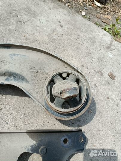 Амортизаторы, рычаги Hyundai ix35 / Kia 2012 б/у