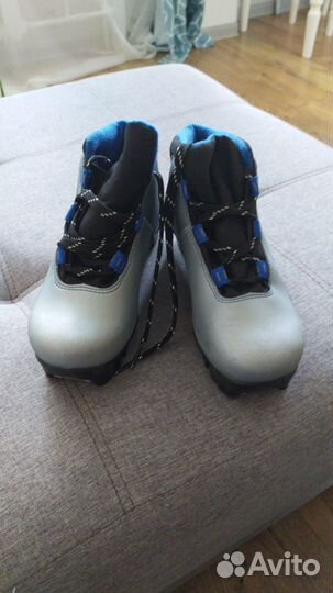 Лыжные ботинки детские размер 31