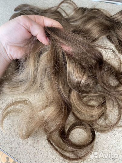 Волосы на заколках