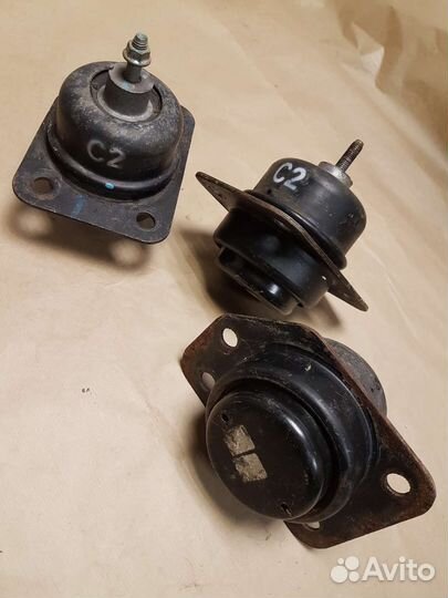 Опора двигателя правая Daewoo Gentra