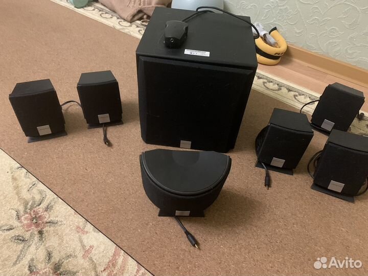 Колонки с самбуфер Creative