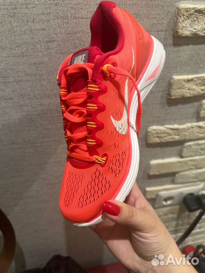 Кроссовки nike женские