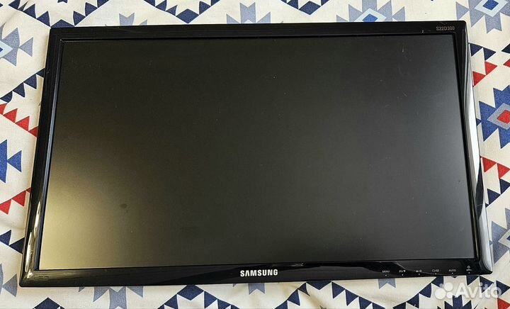 Монитор Samsung S22D300