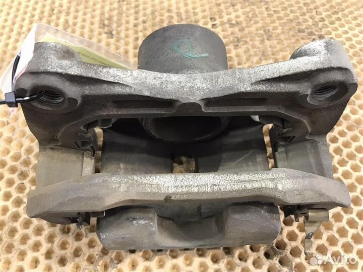 Суппорт передний правый Nissan Teana (J32) 2008-2