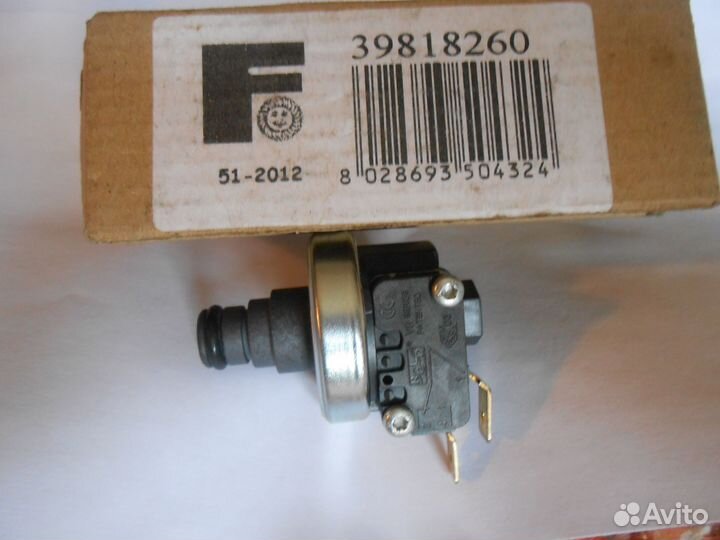 Датчик 39818260 давления воды. Ферроли