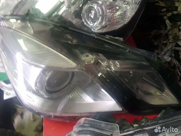 Мерседес Бенц W 212. Фара правая