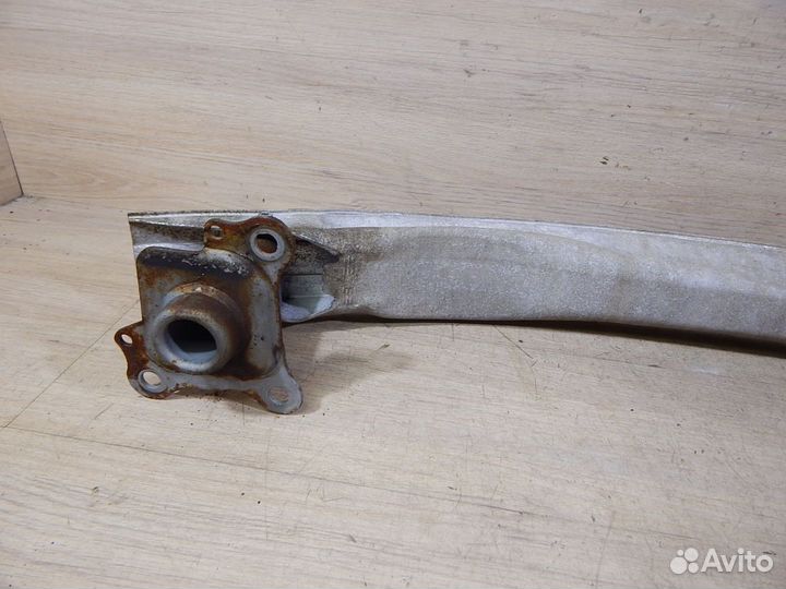 Усилитель переднего бампера Audi TT 8N