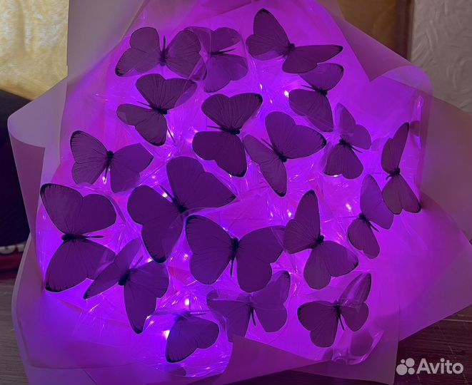 Светящийся букет из бабочек