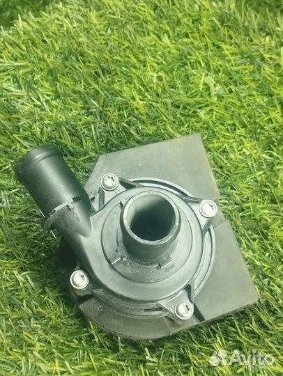 Водяной насос 5Q0965567 Skoda VW Audi