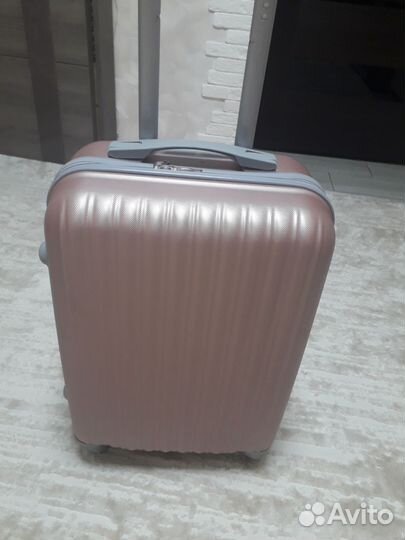 Чемодан на колесах