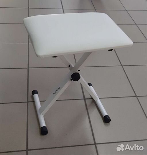 Банкетка для пианино