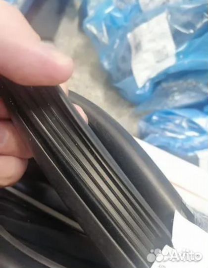 Уплотнитель Урал лобового стекла бескапотники