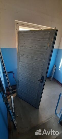 Металлическая дверь бу