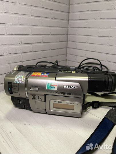 Видеокамера Sony CCD-TRV57E