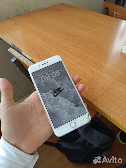 iPhone 8 Plus, 64 ГБ