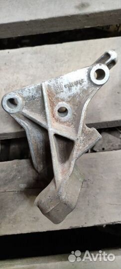 Кронштейн двигателя Opel Vectra B 1.6 2000
