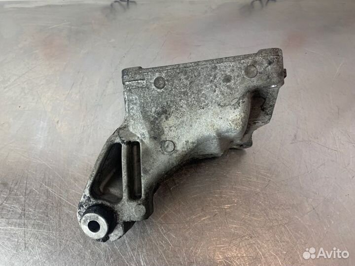Кронштейн двигателя левый Mercedes Gle W166 OM651