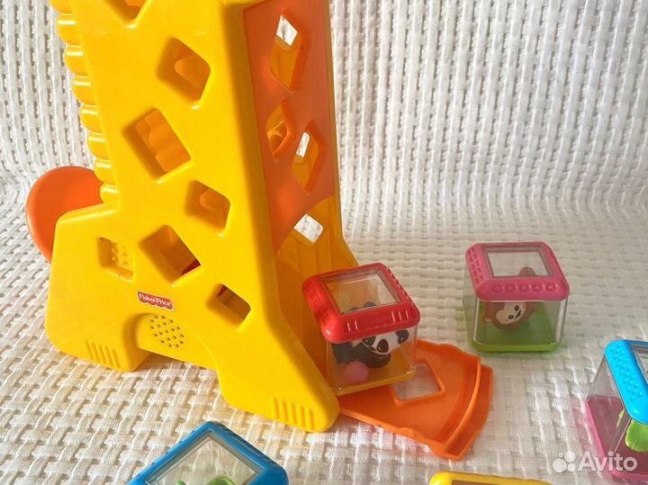 Музыкальный жираф fisher price с кубиками