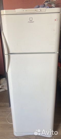 Холодильник бу indesit