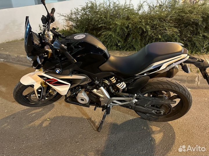 BMW G310r с подарками