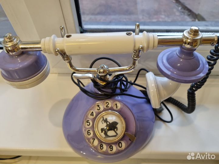 Дисковый старый телефон советский