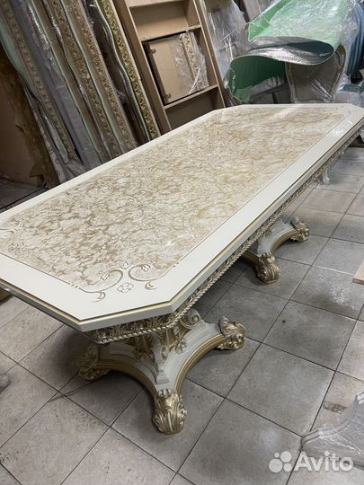 Стол большой