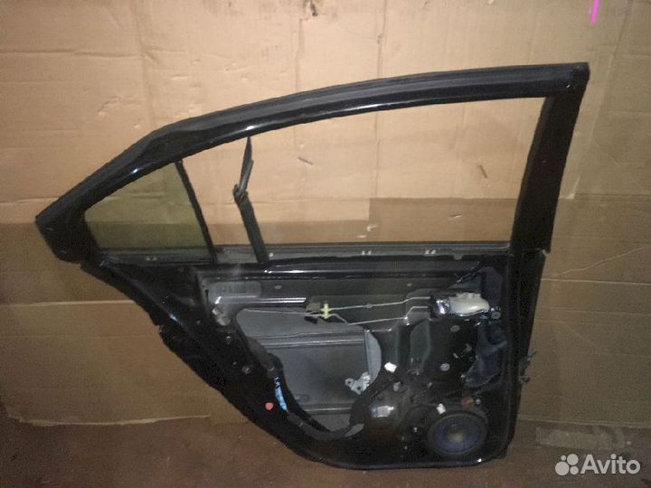 Дверь задняя левая Nissan Primera P12 TNP12 чёрная