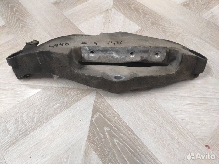 Кронштейн опоры двигателя передний Saab 9-3 вагон