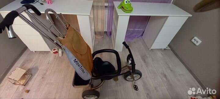 Трехколесный велосипед с родительской ручкой