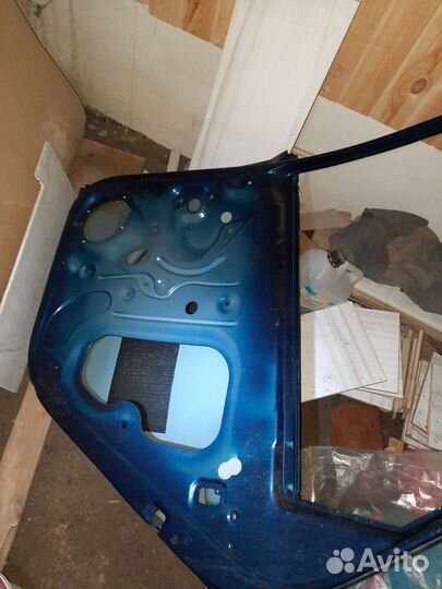 Дверь задняя правая на volkswagen polo