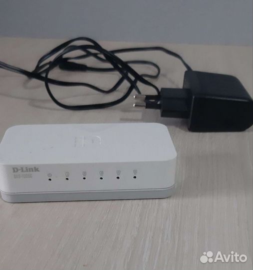 Коммутатор D-link DES-1005C