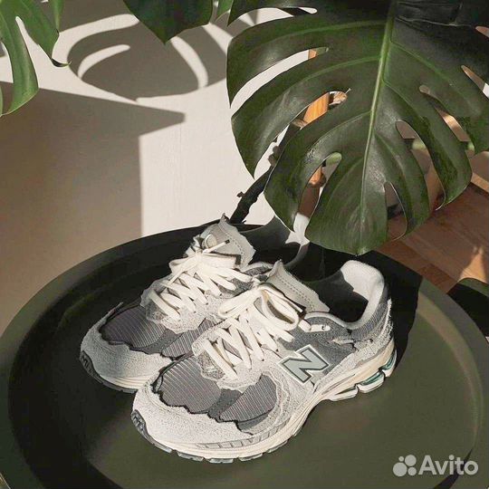 New balance 2002r protection pack rain