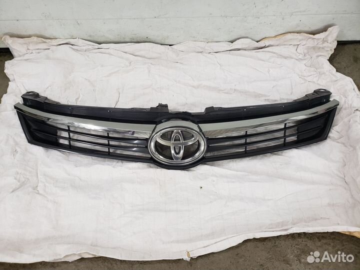 Toyota Camry V55 Решётка радиатора