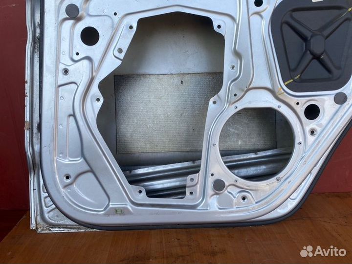 Дверь задняя правая Skoda Superb седан BMP 2009