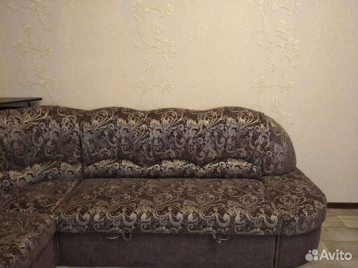 Большой угловой диван