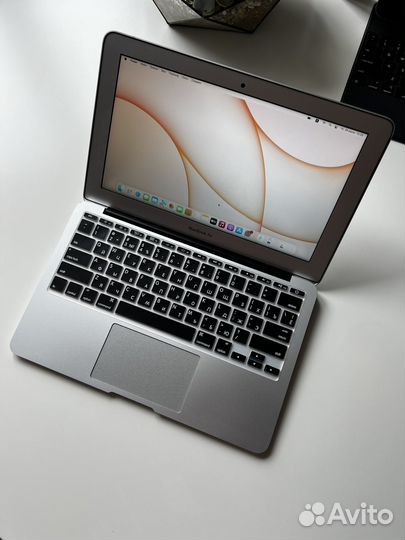 Macbook Air 11 2015 Core i5, 4GB RAM, 128GB SSD