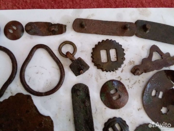 Изделия конской упряжи одним лотом