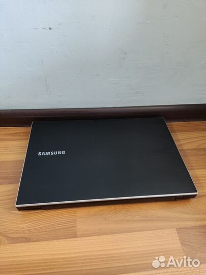 Samsung i5 2410m/8гб озу/500жд/geforce 520mx