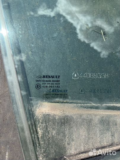 Renault megane 3 стекло передней правой двери