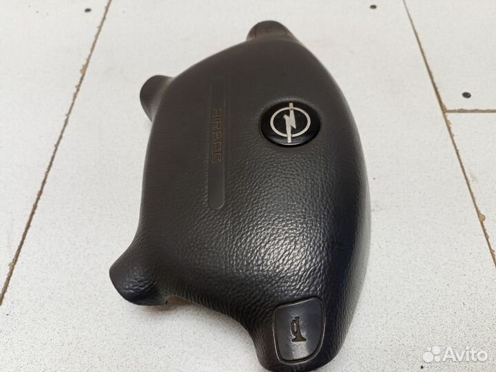 Подушка безопасности в руль 90437655