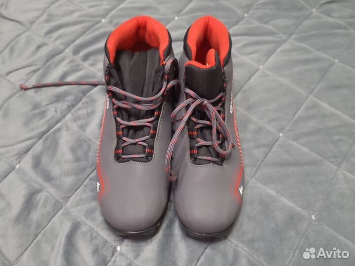 Лыжные ботинки 40р(25.5)