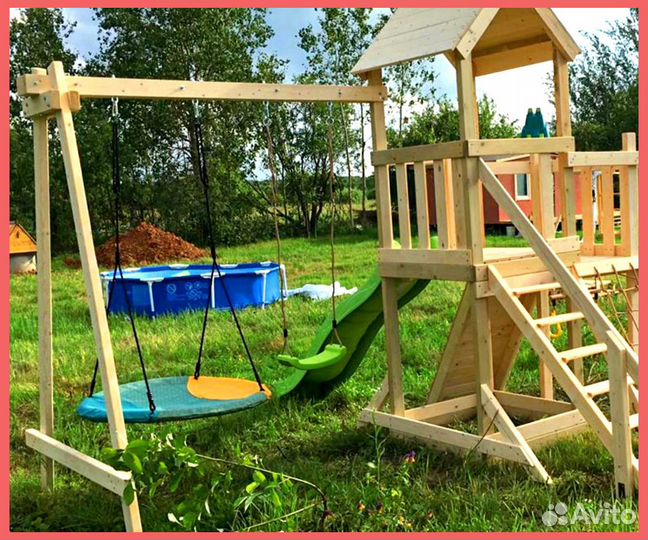 Детская игровая площадка с горкой