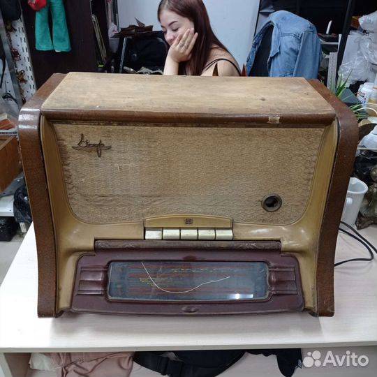 Ламповая радиола Исеть (сзр)