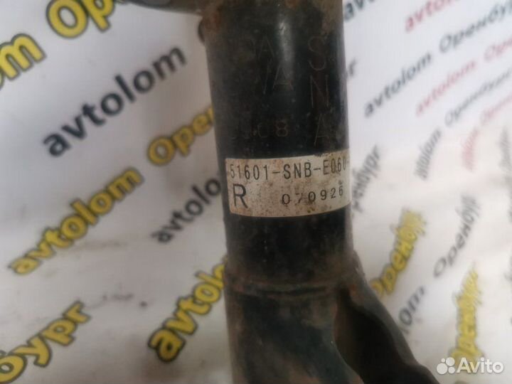 Стойка подвески передняя правая Honda Civic 8