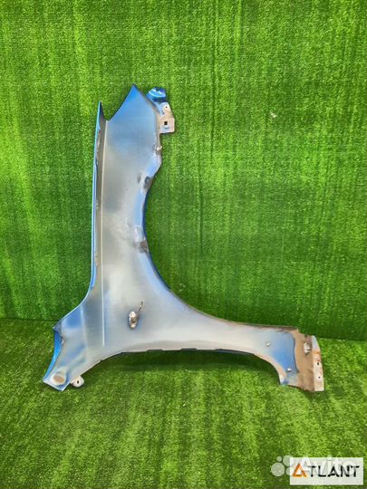 Крыло переднее левое mazda axela