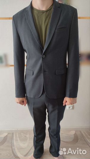 Продам школьный костюм для мальчика
