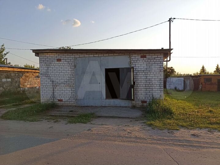 Гараж, > 30 м²