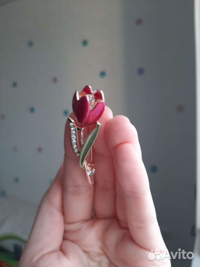 Брошь тюльпан