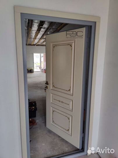 Входная металлическая дверь