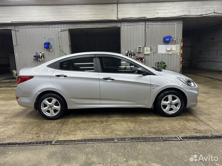 Hyundai Solaris 1.6 AT, 2011, 34 515 км
